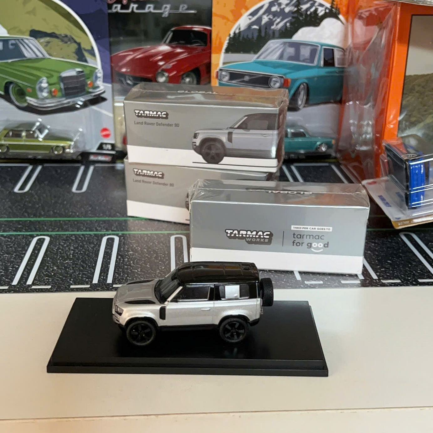 Tarmac Works 1:64 Land Rover Defender 90