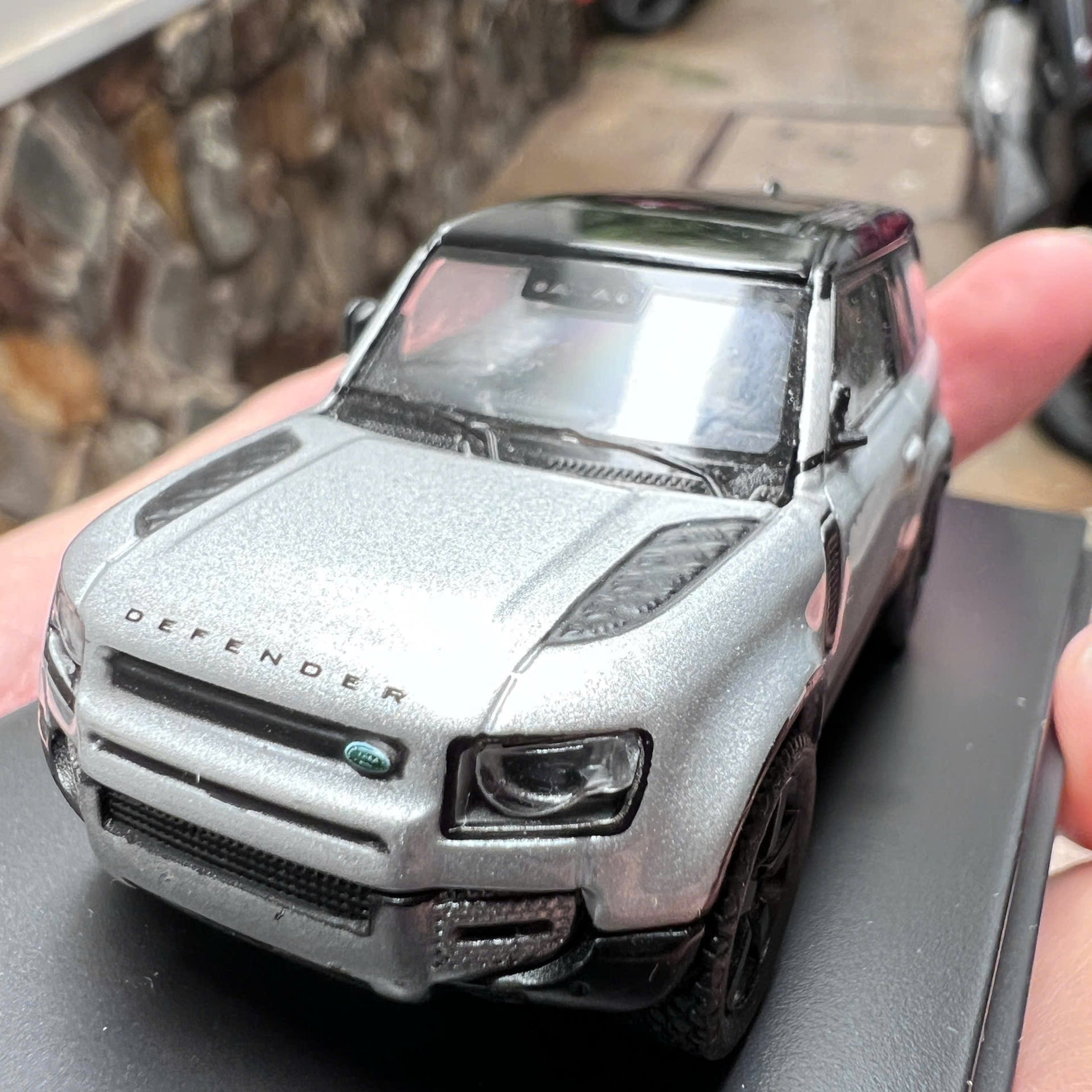 Tarmac Works 1:64 Land Rover Defender 90