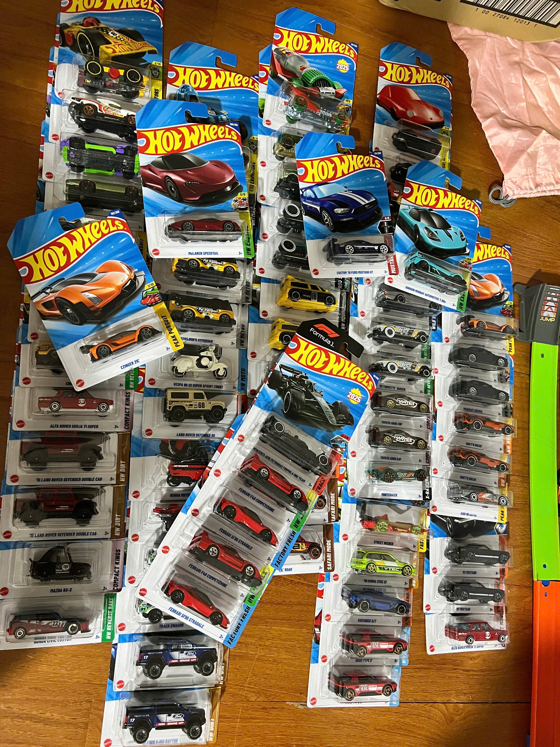 Combo 10 Xe Hot Wheels Fantasy – Xả Kho Giá Rẻ – Random 100%