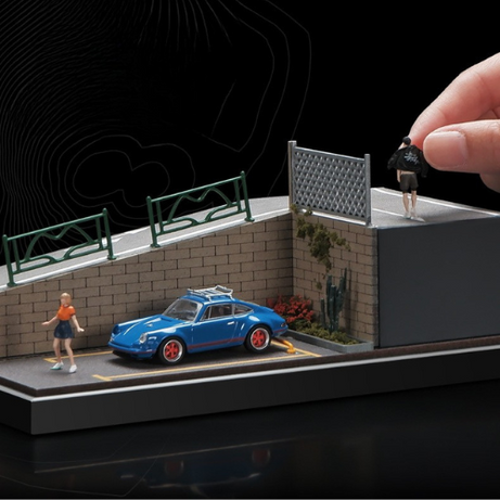 Mô Hình Diorama 1:64 – Cảnh Phố Dốc, Xe Kim Loại, Hộp Trưng Bày Chống Bụi - Garage mini 1:64 cho bàn làm việc.