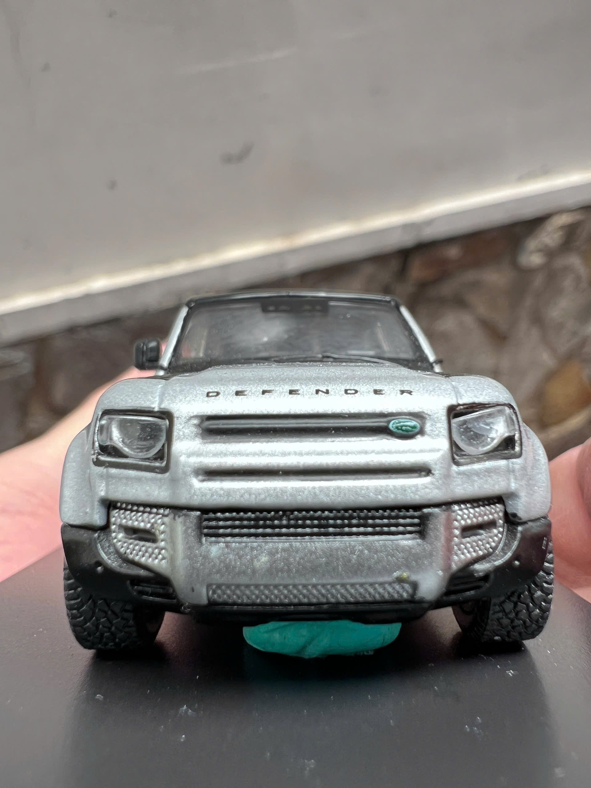 Tarmac Works 1:64 Land Rover Defender 90